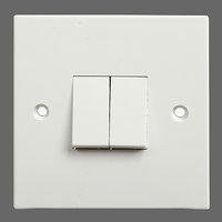 A013 - 10Amp 2 Gang 2 Way Switch