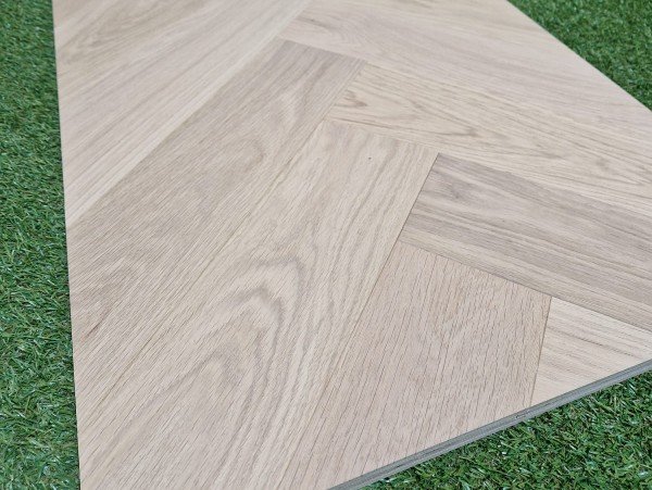 Salsa Vista Original Herringbone 120x14mm -Price Per Sq. Yard.