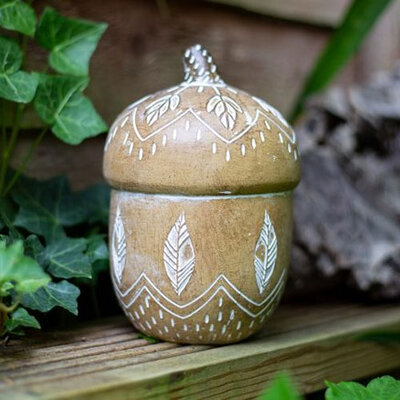 Motif Resin Fallen Acorn