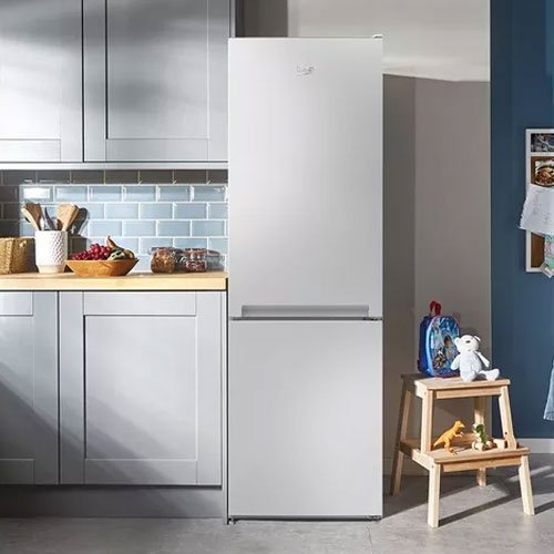 Beko 55cm Freestanding 70/30 Fridge Freezer | CSG4571W 4