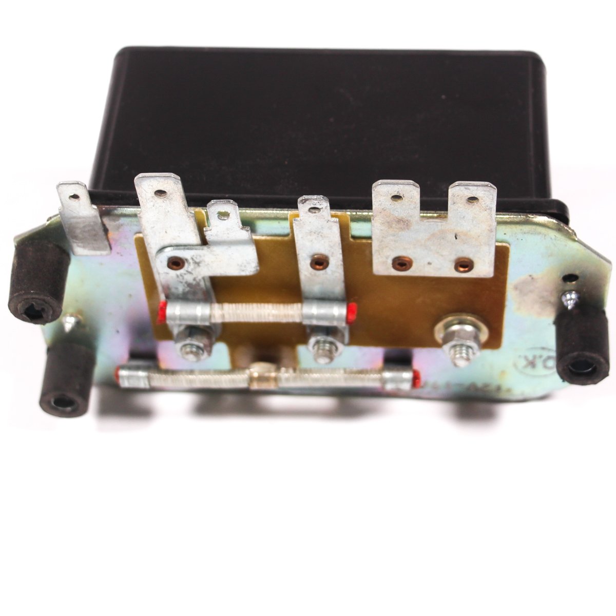 VOLTAGE REGULATOR: 12V, 11A