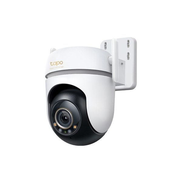 Close-up of Tapo TC43 camera lens with 3K 5MP high-resolution sensor 