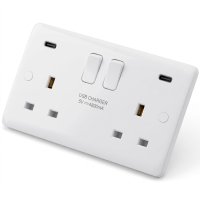 Iona 13 Amp 2 Gang S/Socket c/w 2 X USB-C