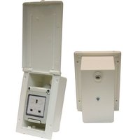 Caravan Deluxe Outlet 13A
w/ Waterproof Socket
(White)