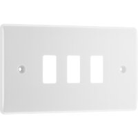 NEXUS WHITE GRID FACE PLATE 3 GANG