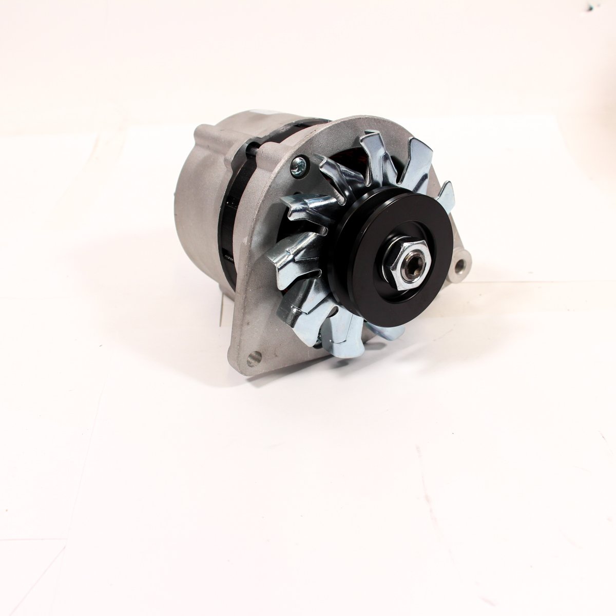 ALTERNATOR: 12V, 33A