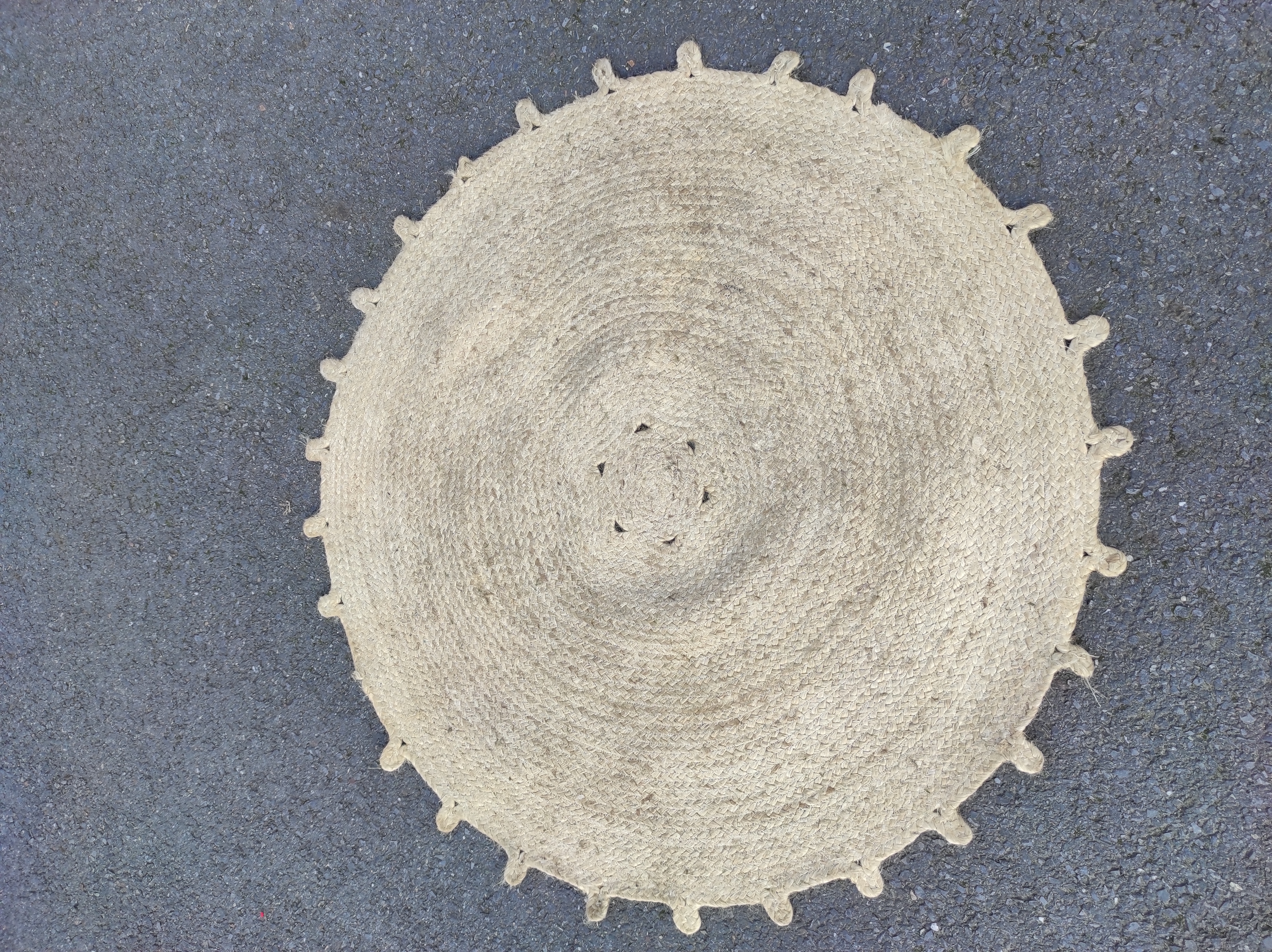 Tapis rond jute bord pointes