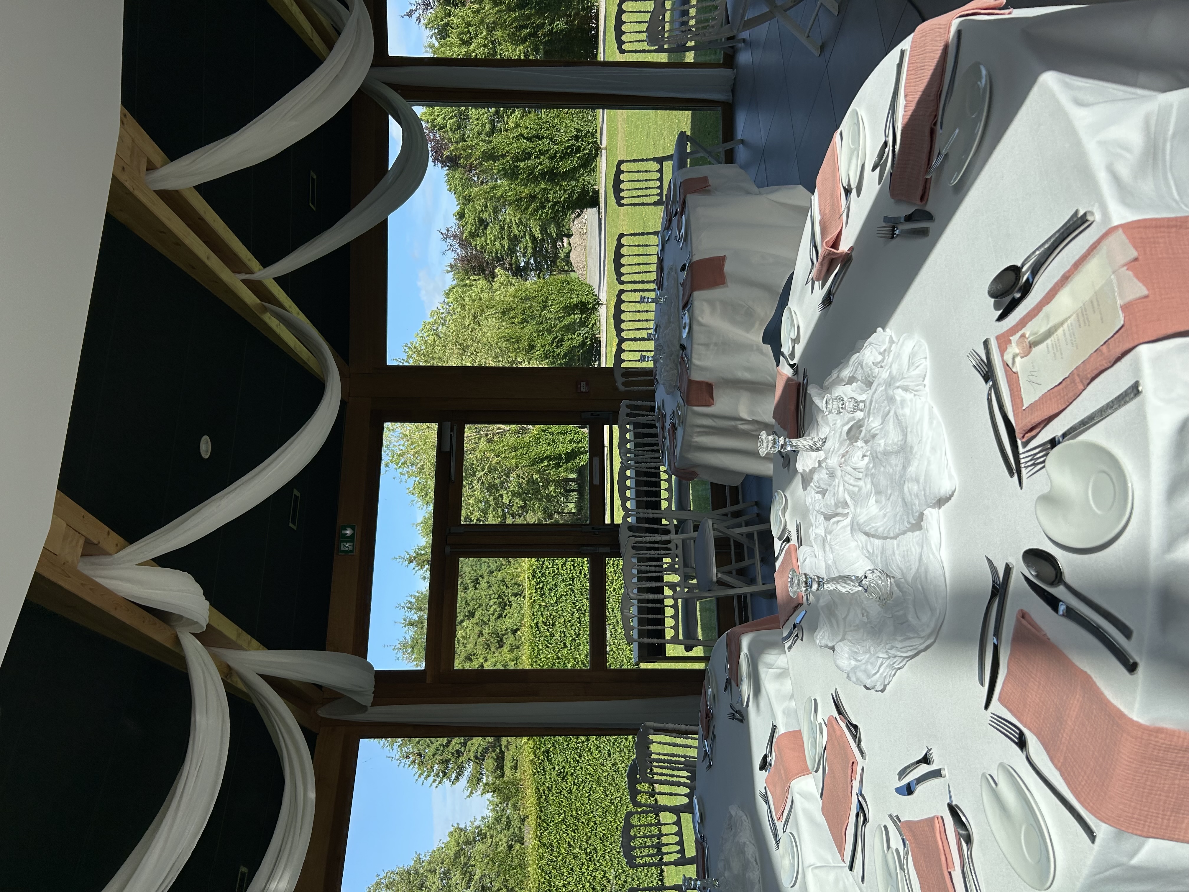 chemin de table blanc