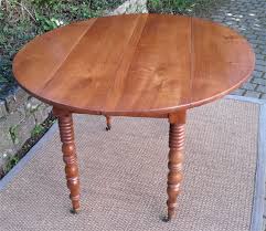 Table ronde en bois