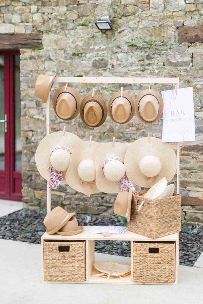 Bar à chapeaux