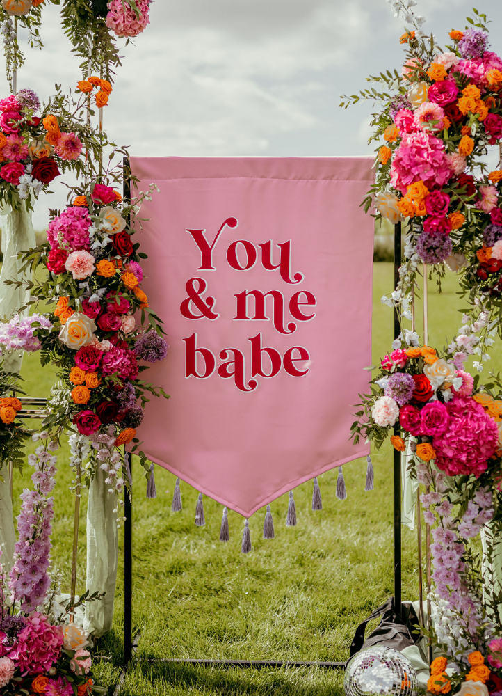 INDY - Bannière en tissu rose