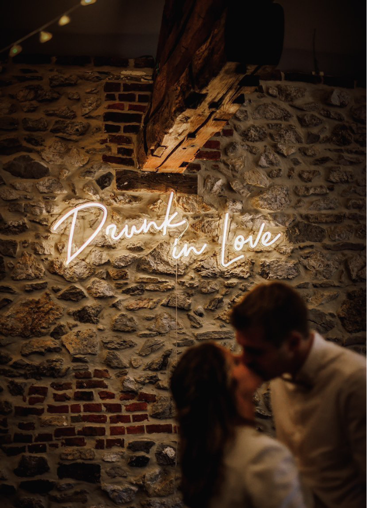 SAPHIRE - Néon "Drunk in Love"