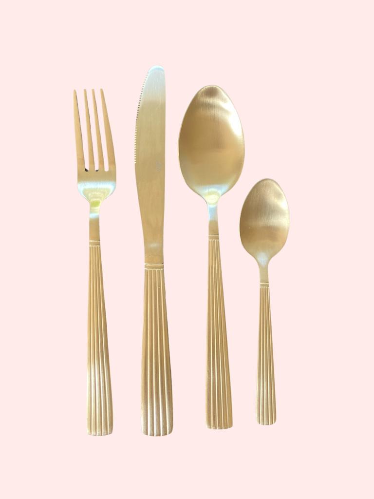 Couverts dorés