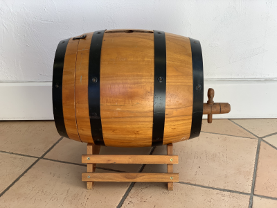 Urne tonneau en bois