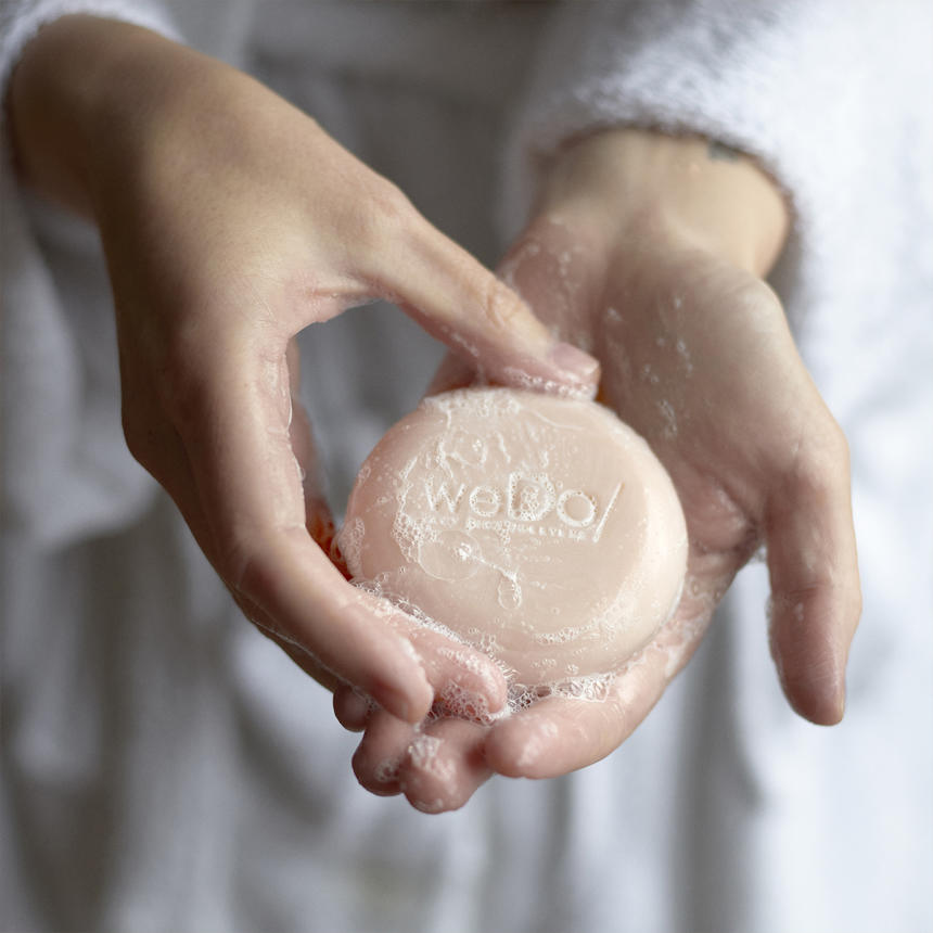 weDo solid shampoo SoMe post 1.jpg