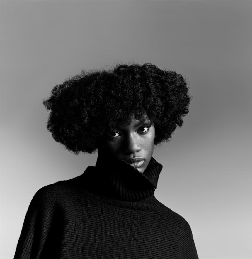 Sebastian_AmplifyYourStyle-2024_ KV_Grace_BW.jpg