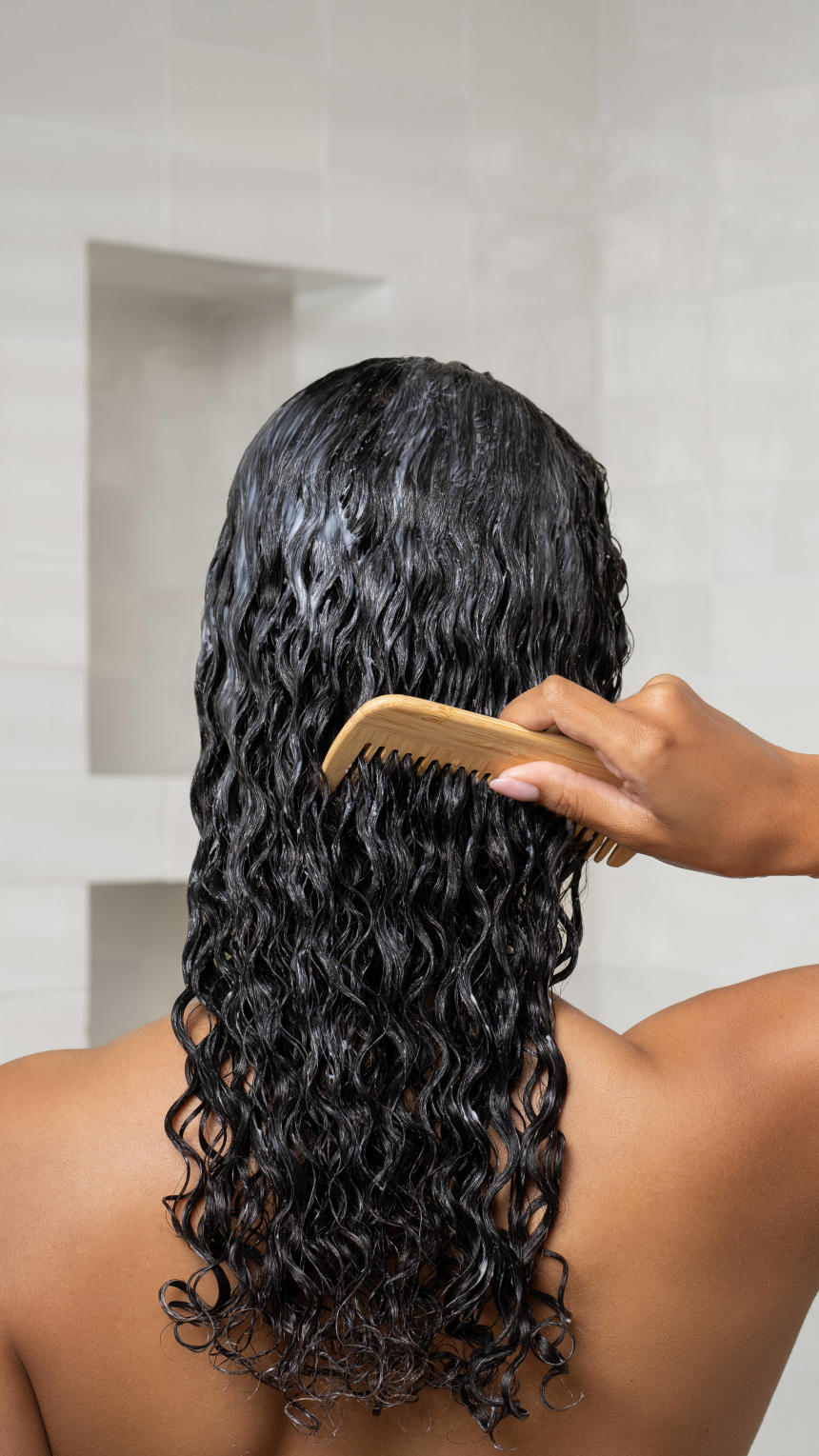 Wella-Professional_Ultimate-Smooth_Application_mas