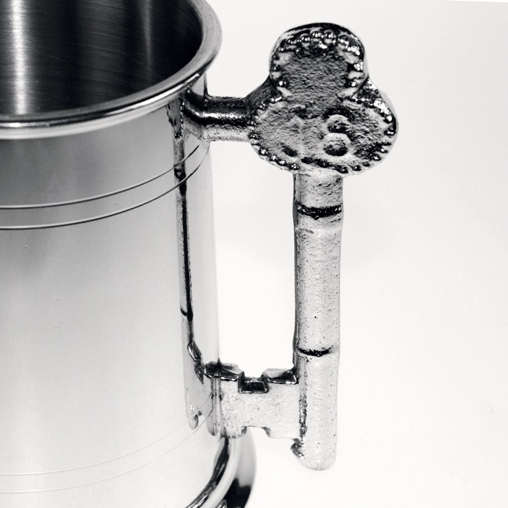 18 Key Handle One Pint Pewter Tankard 18 Key Handle One Pint Pewter Tankard