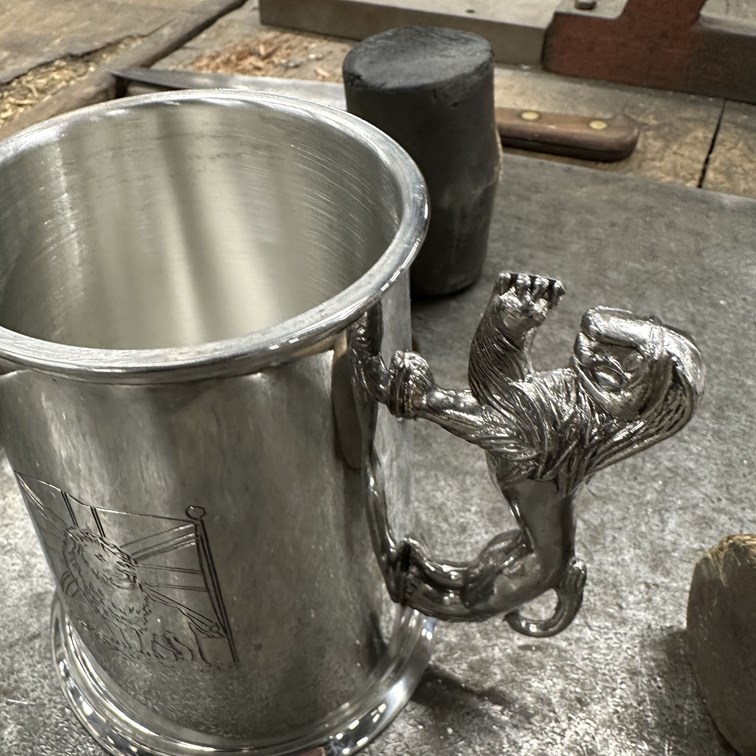 Union Jack Lion Handle One Pint Pewter Tankard Union Jack Lion Handle One Pint Pewter Tankard