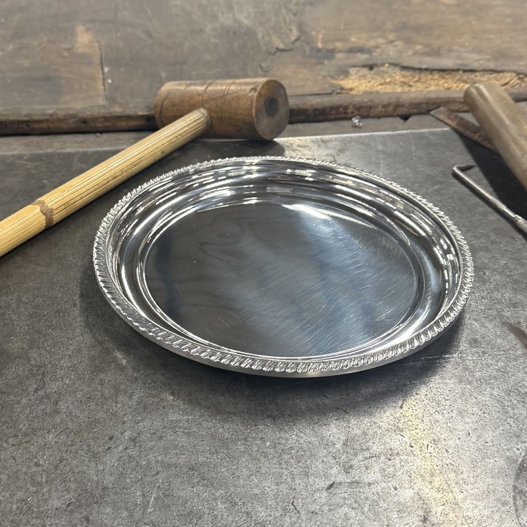 Medium Gadroon Rim Pewter Tray Medium Gadroon Rim Pewter Tray