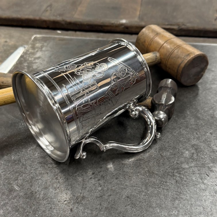 Cricket Scene One Pint Pewter Tankard Cricket Scene One Pint Pewter Tankard