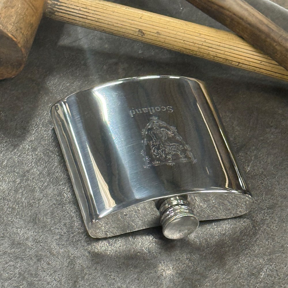6oz Lion Of Scotland Pewter Kidney Hip flask