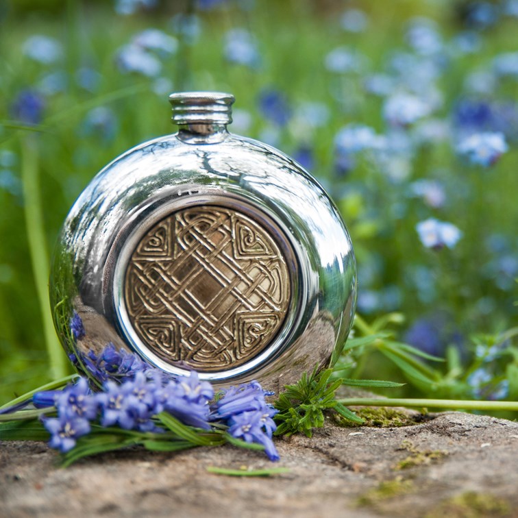 6oz Round Pewter Celtic Gold Flask 6oz Round Pewter Celtic Gold Flask