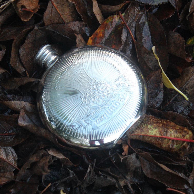 6oz Round Usquabae Single Thistle Pewter Flask 6oz Round Usquabae Single Thistle Pewter Flask