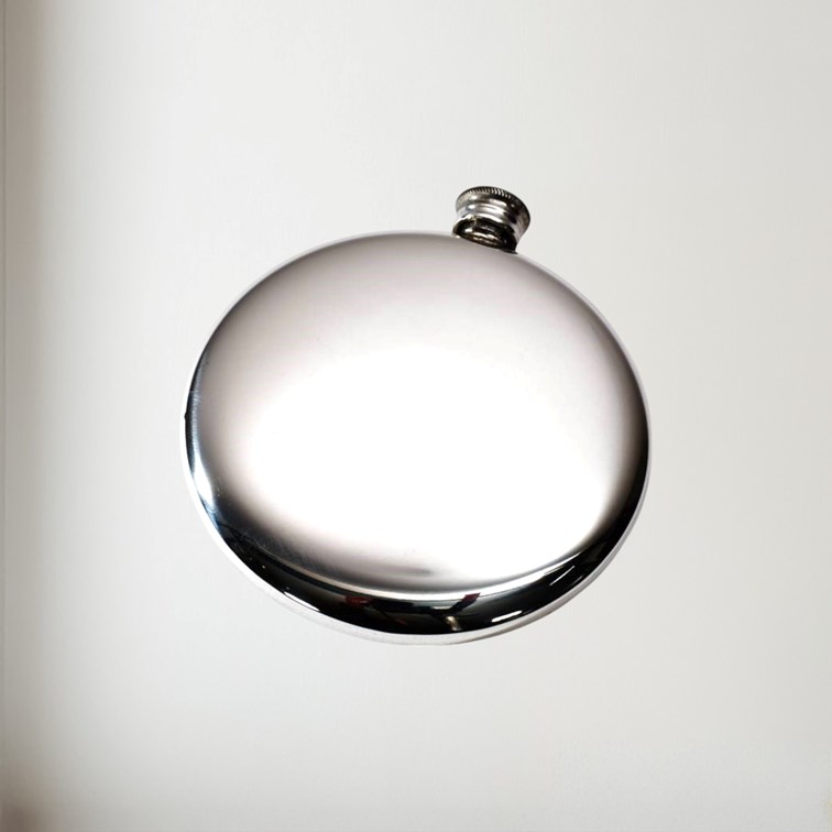 4oz Charles Rennie Mackintosh Pewter Sporran Flask 4oz Charles Rennie Mackintosh pewter sporran flask showing plain back view