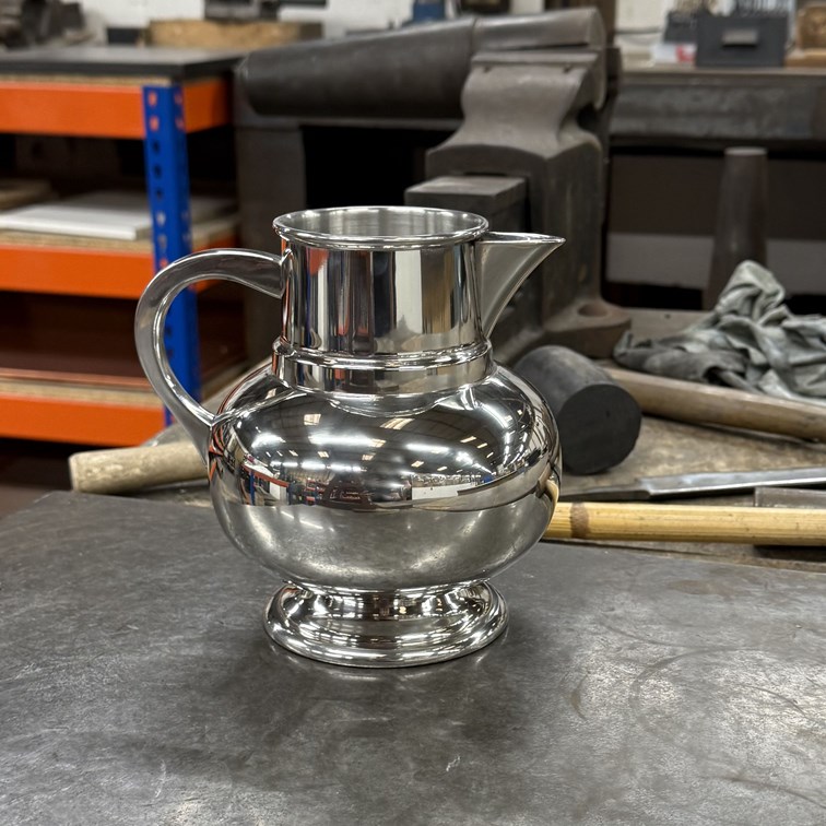 Two Pint Pewter Water Jug Beer Pitcher Two Pint Pewter Water Jug Beer Pitcher