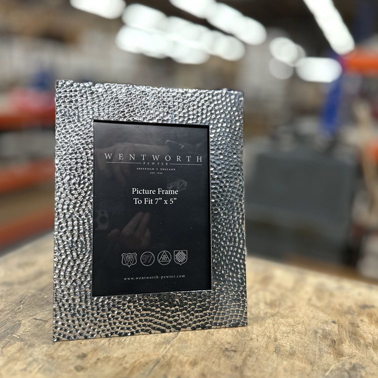 Large Hammered Pewter 7"X5" Picture Frame Large Hammered Pewter 7"X5" Picture Frame