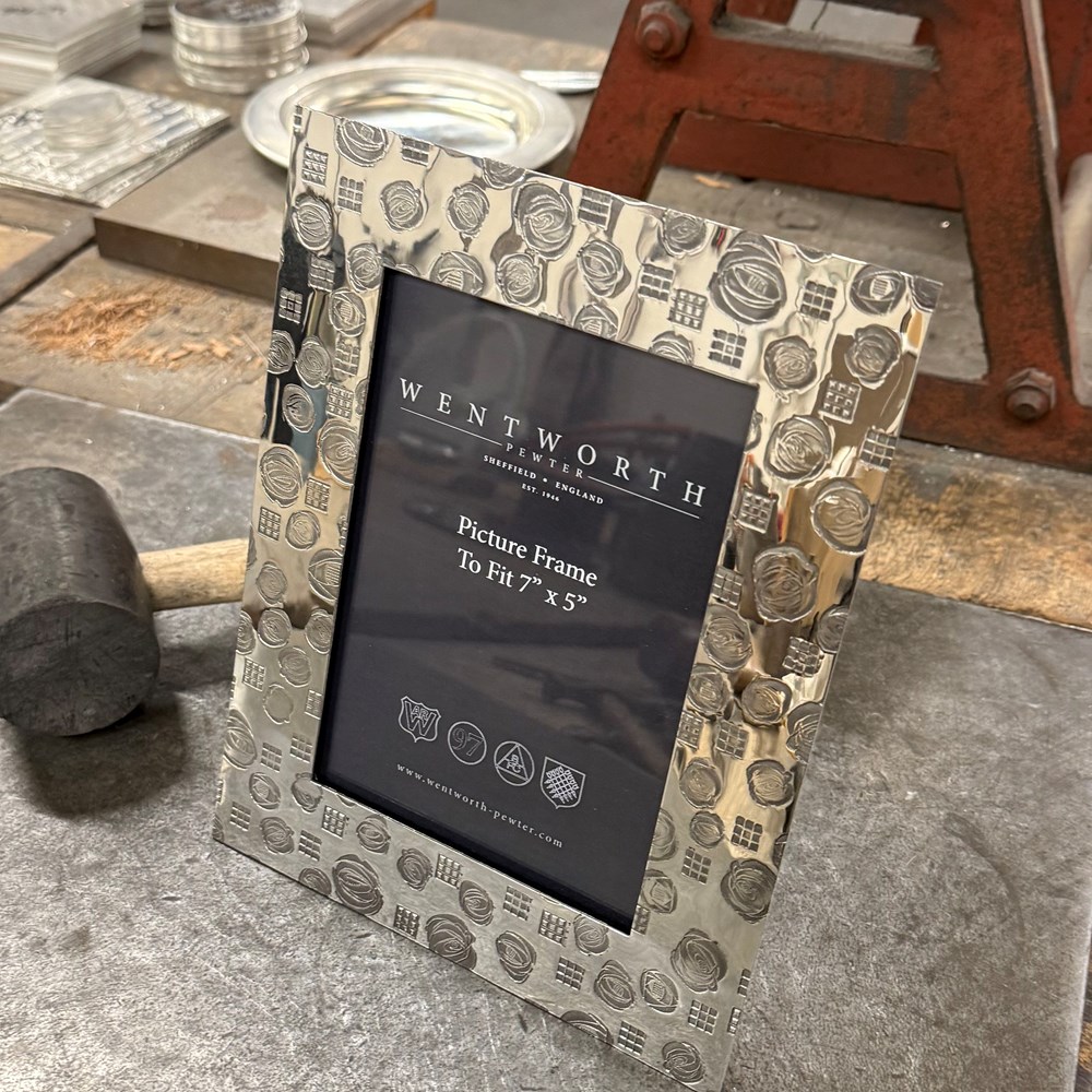 Large Charle Rennie Mackintosh Pewter 7"X5" Picture Frame Large Charle Rennie Mackintosh Pewter 7"X5" Picture Frame