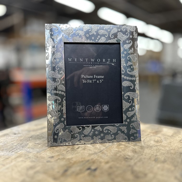 Large Paisley 7"X5" Pewter Picture Frame Large Paisley 7"X5" Pewter Picture Frame