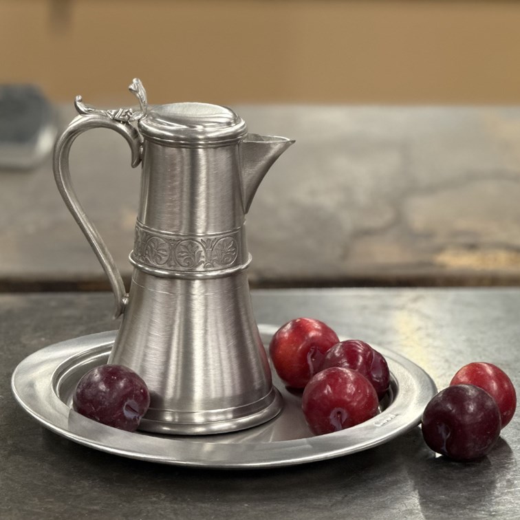 Medieval Antique Finish Pewter Flagon Medieval Antique Finish Pewter Flagon