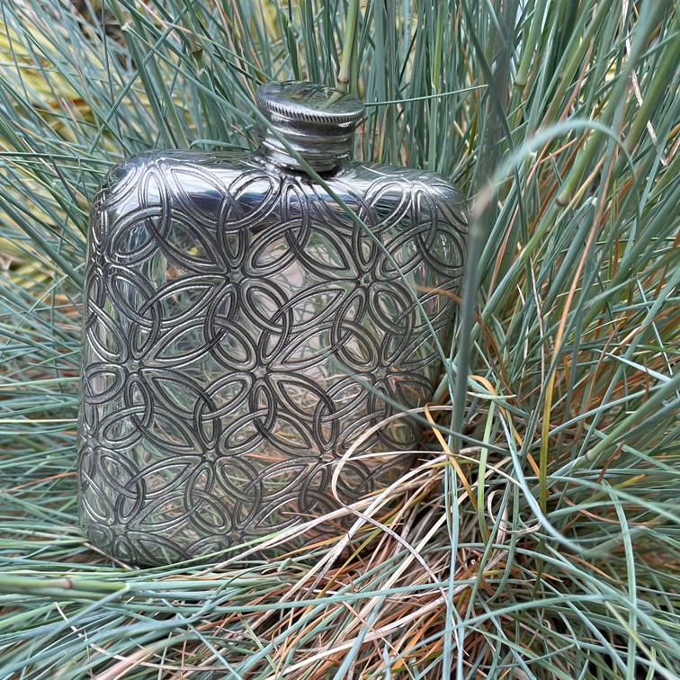 Triquetra 4oz Pewter Pocket Flask Triquetra 4oz Pewter Pocket Flask
