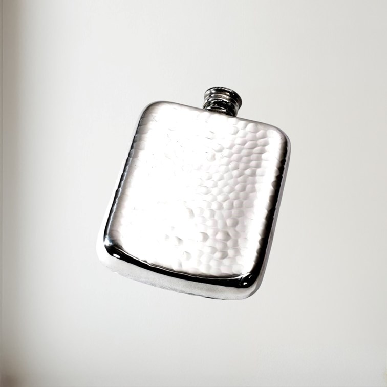 4oz Hammered Pewter Pocket Flask reverse side of4oz Hammered Pewter Pocket Flask