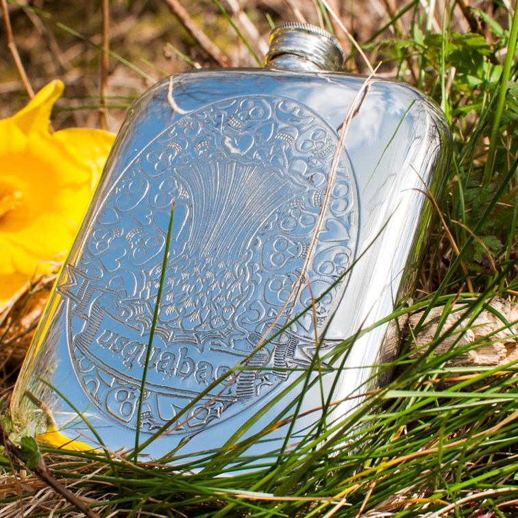 6oz Usquabae Thistle Skull And Hearts Pewter Pocket Flask 6oz Usquabae Thistle Skull And Hearts Pewter Pocket Flask