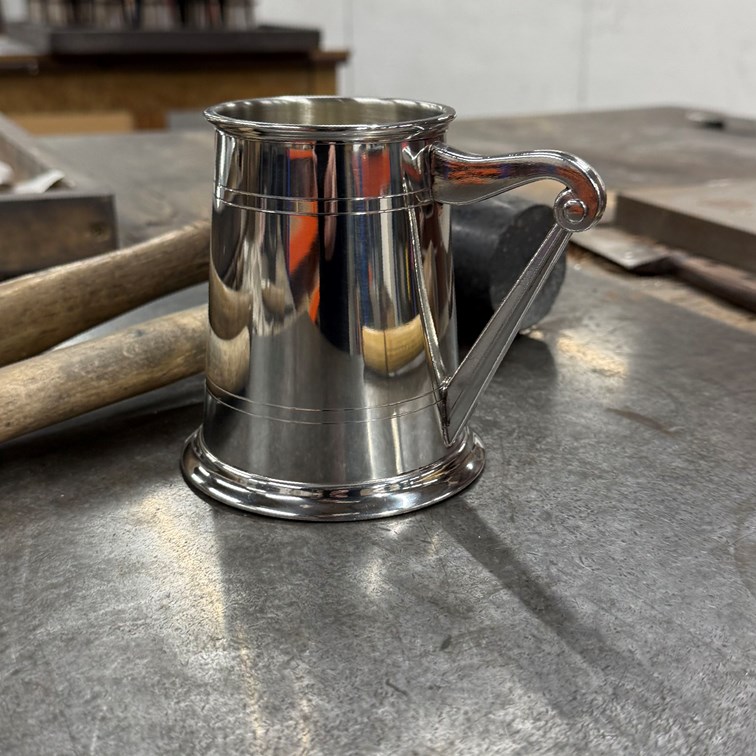 Harp Handle One Pint Pewter Tankard Harp Handle One Pint Pewter Tankard