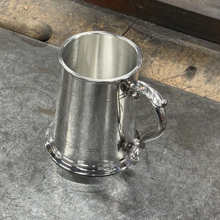 Standard Lined  Fancy Handle One Pint Pewter Tankard Standard Lined  Fancy Handle One Pint Pewter Tankard