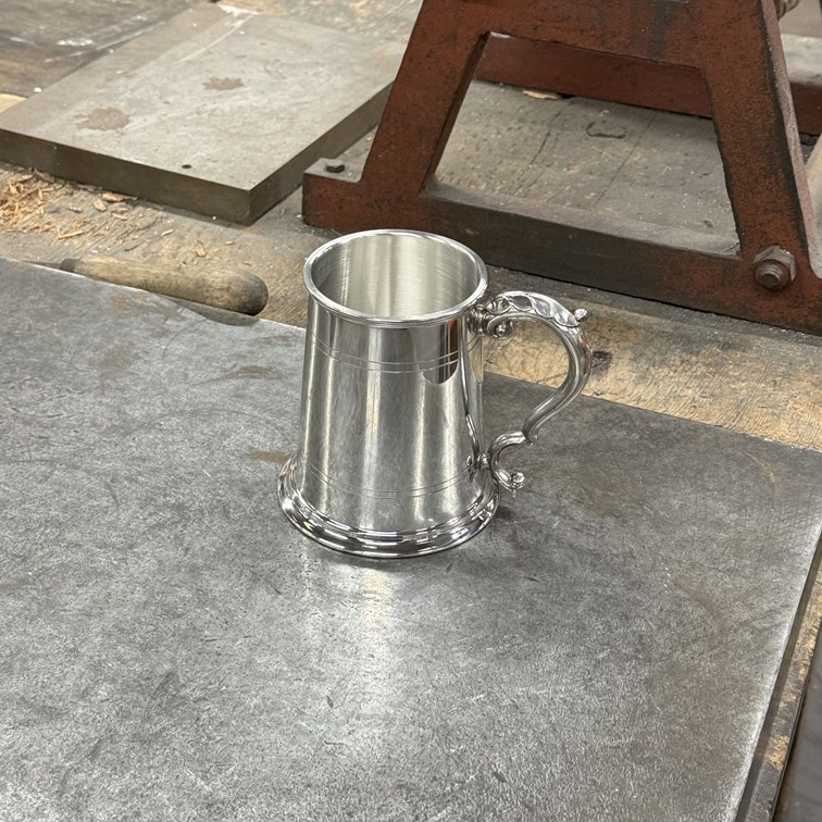 Standard Lined  Fancy Handle One Pint Pewter Tankard Standard Lined  Fancy Handle One Pint Pewter Tankard