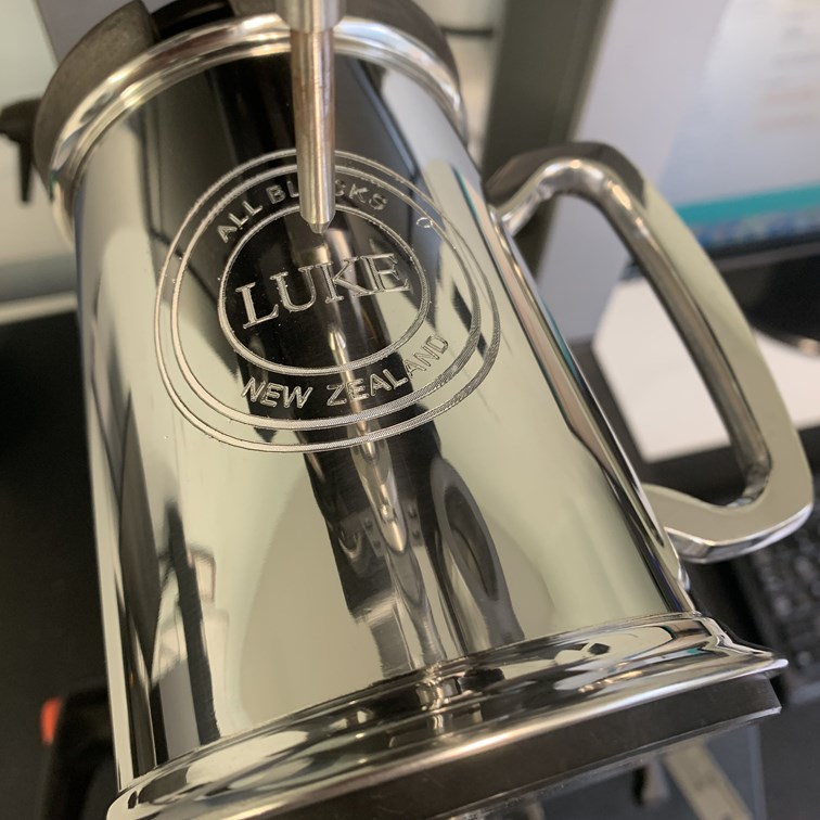 Standard Plain Glass Base One Pint Pewter Tankard Standard Plain Glass Base One Pint Pewter Tankard