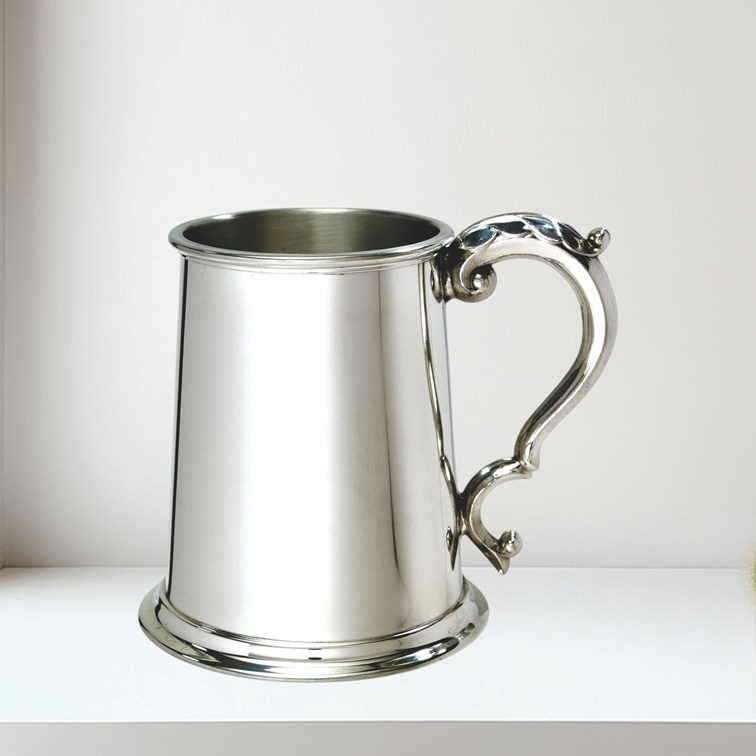 Plain Fancy Handle One Pint Pewter Tankard Plain Fancy Handle One Pint Pewter Tankard