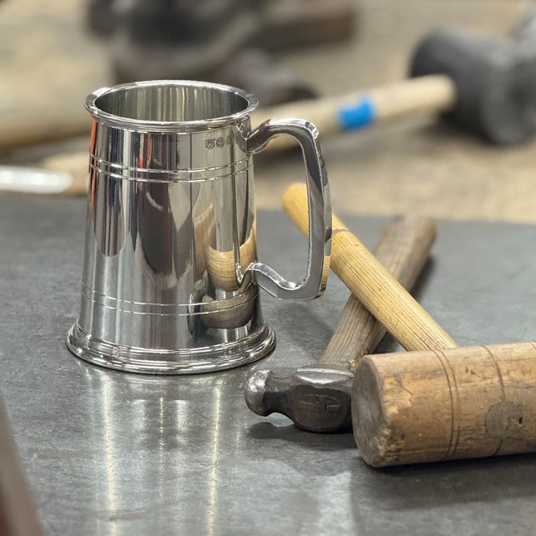 Double Lined One Pint Heavy Pewter Tankard Double Lined One Pint Heavy Pewter Tankard