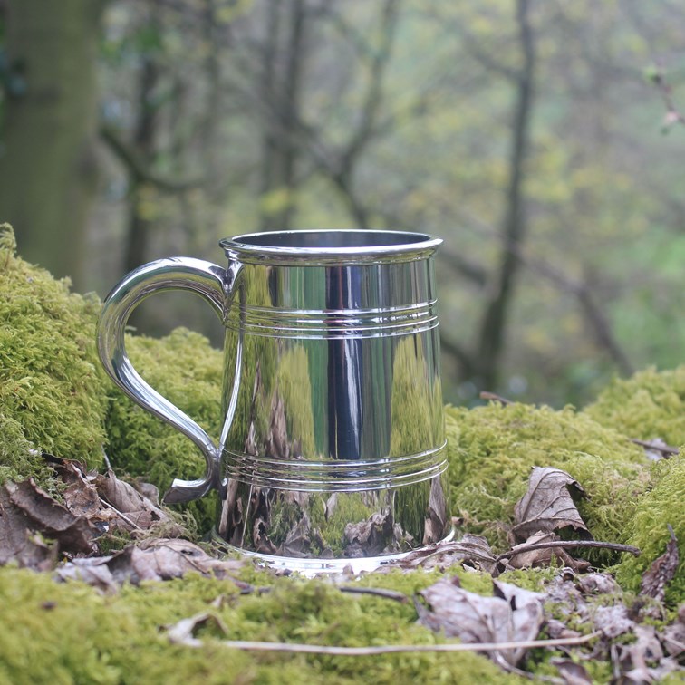 One Pint Heeley Pewter Lined Tankard A420 outside