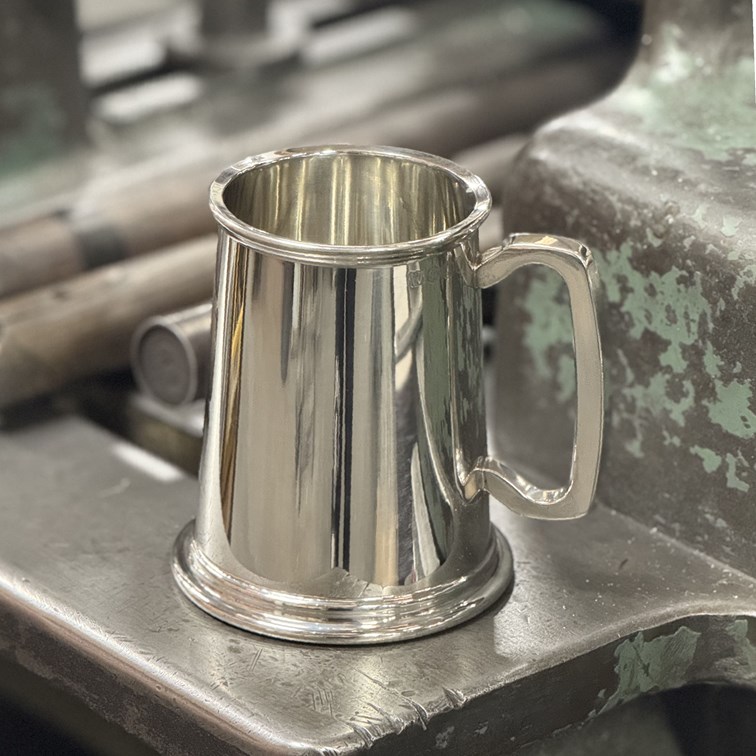 Plain One Pint Heavy Pewter Tankard Plain One Pint Heavy Pewter Tankard