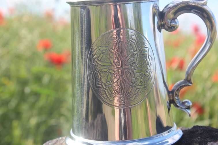 Celtic Circle One Pint Pewter Tankard Celtic circle 1 Pint Pewter tankard outside