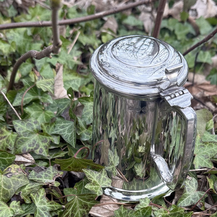 Lidded One Pint Pewter Tankard Lidded One Pint Pewter Tankard