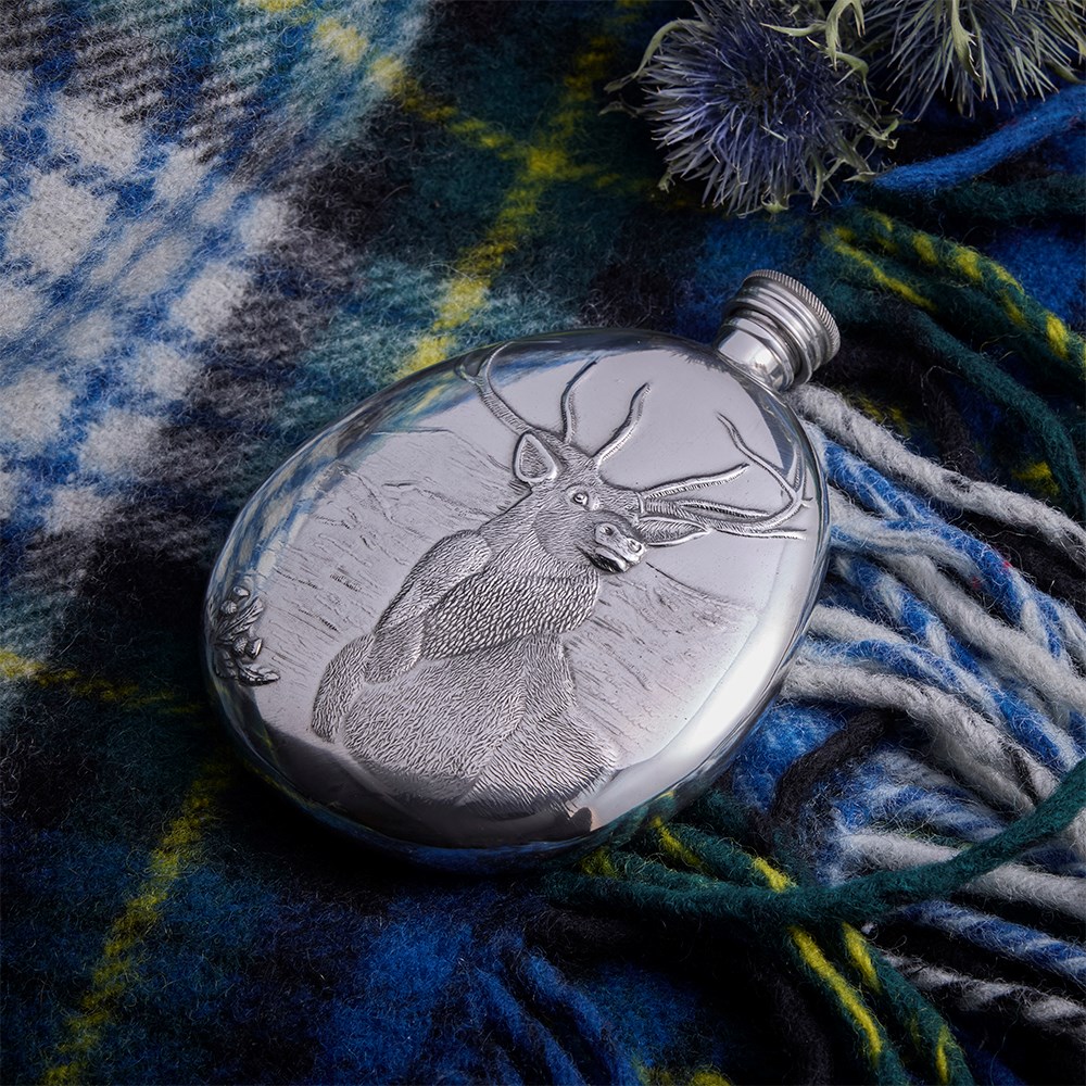 5oz Heavy Embossed Monarch of the Glen Pewter Sporran Flask