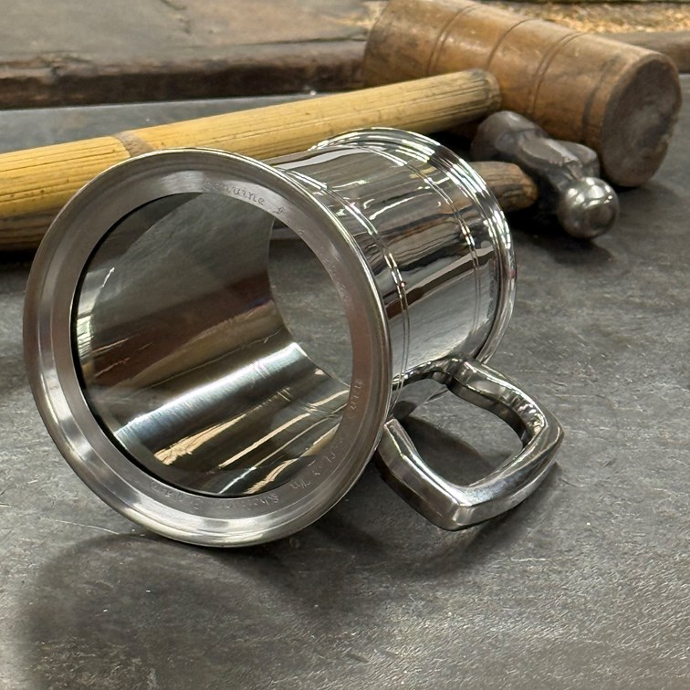 Double Lined Glass Base One Pint Pewter Tankard Double Lined Glass Base One Pint Pewter Tankard