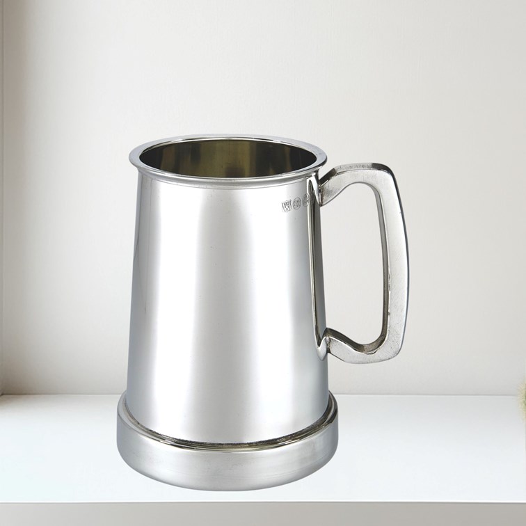 Shilling One Pint Pewter Tankard Glass Base Shilling One Pint Pewter Tankard Glass Base